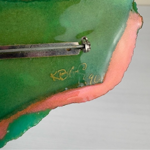 Vintage‎ 90s Postmodern Brooches Pins Set of 2 Handmade Paper Mache Acrylic - Picture 8 of 17